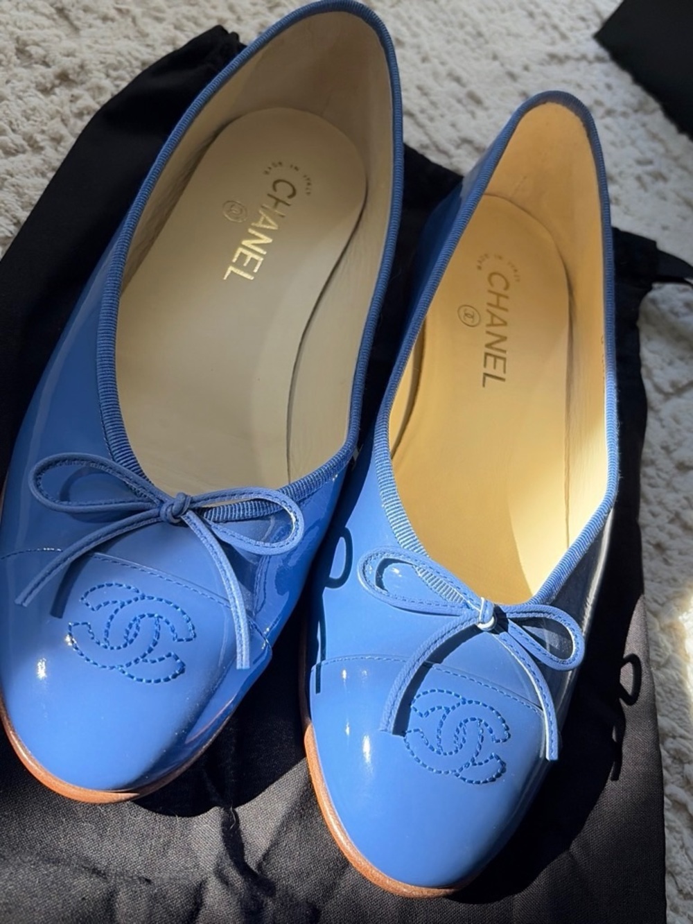 CHANEL Royal Blue Patent Leather Ballet Flats with CC Cap Toe - Picture 3 of 8